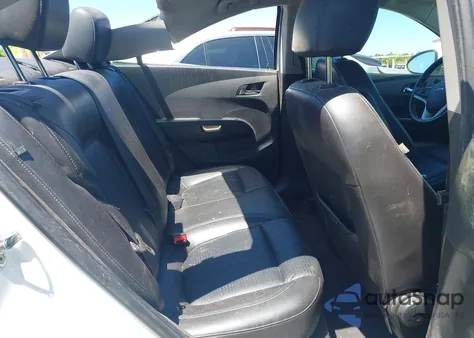 2017 Chevrolet Sonic Premier Auto из США, поврежденный, VIN 1G1JF5SB5H4101112